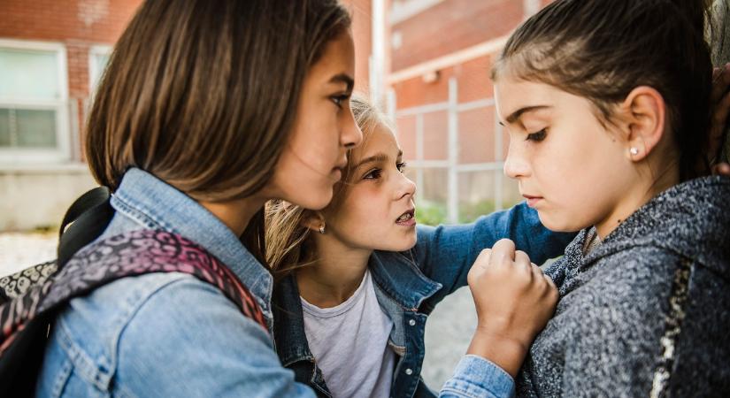 Mit lehet tenni, ha agresszív egy gyerek az osztályban?