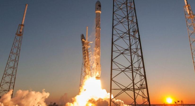 Fellőtték a világ első kereskedelmi űrkutatási műholdját