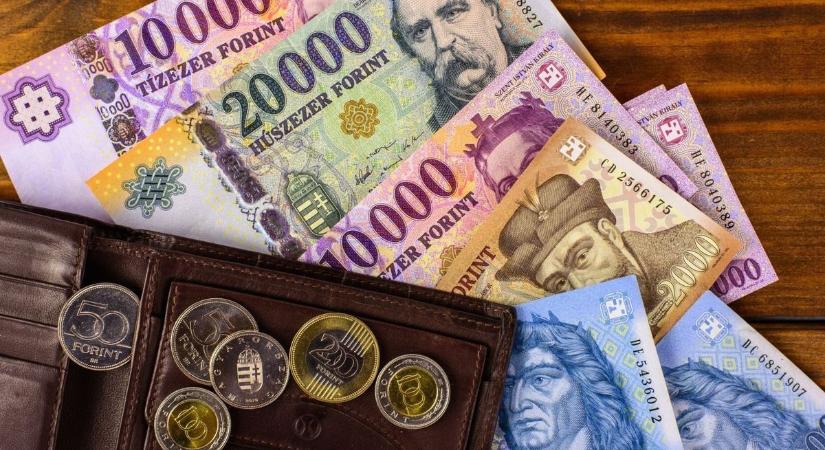 Temuról rendelt bankjegyekkel fizetett egy család Komáromban