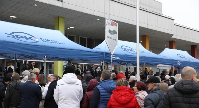 Itt vannak az első képek a második Háborúellenes gyűlésről