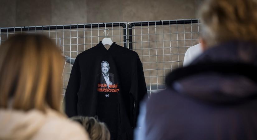 Vajon most melyik Orbán-pulcsi kel el legelőször? Új is a terítéken!