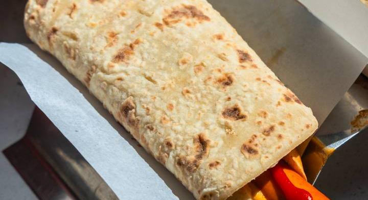 Norvég hot-dog: kifli helyett tortillalapba kerül a gazdag töltelék