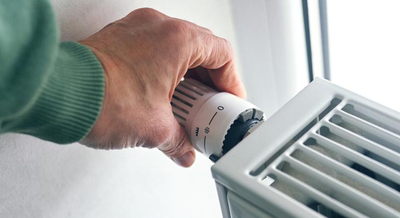 Kabátban rendelnek az orvosok, több osztályról hazaküldték a betegeket – továbbra sincs fűtés a fővárosi kórházban