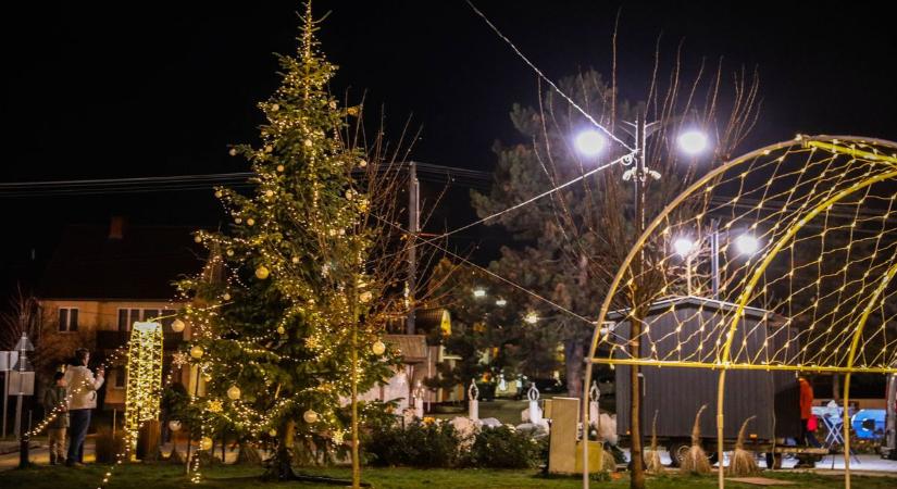 Fénykapuk, fényalagút és szeretet-vendéglátás – Vépi Adventi Varázslat szombatonként karácsonyig