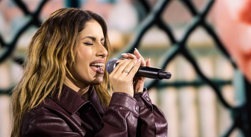 Ezt még a Holdról is látják: Radics Gigi hatalmas gyűrűje csak úgy csillog Nyíregyházán