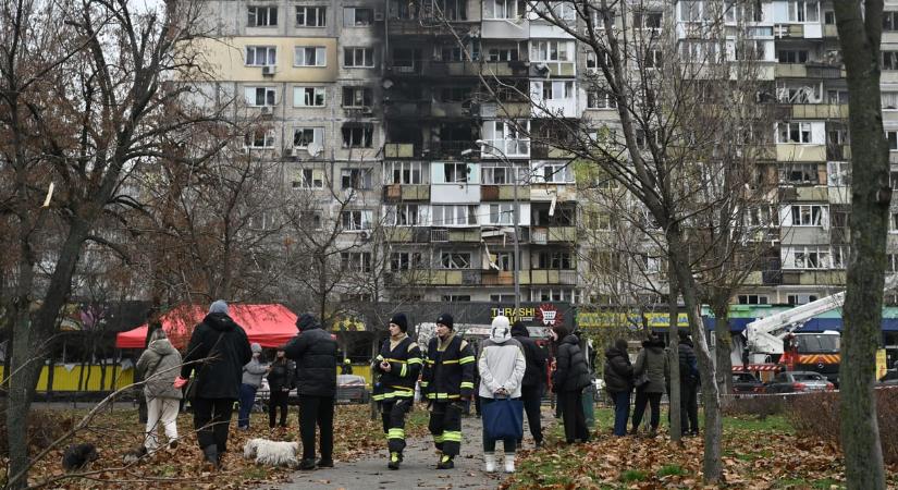 Ukrajna: több halálos áldozata is van az újabb orosz légicsapásnak, százezrek maradtak áram nélkül