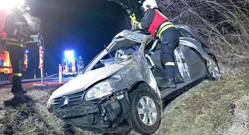 Súlyos baleset Burgerlandban: többször is megpördült az autó, miután megállt - fotók