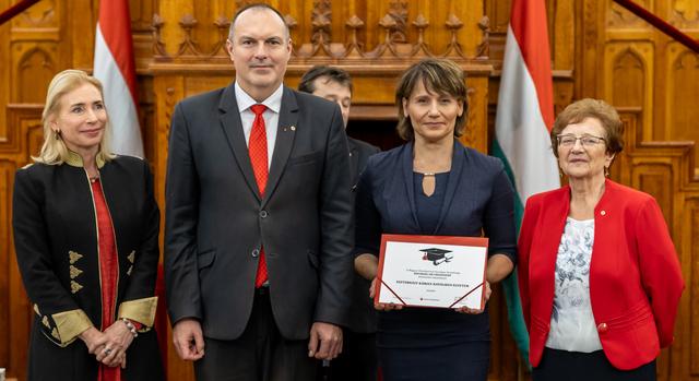 BÁTORSÁG DÍJAT kapott Eszterházy Károly Katolikus Egyetem!
