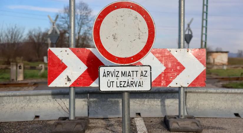 Nagy a baj! Mindent elöntött a víz északon, menekülnek a családok - galériával