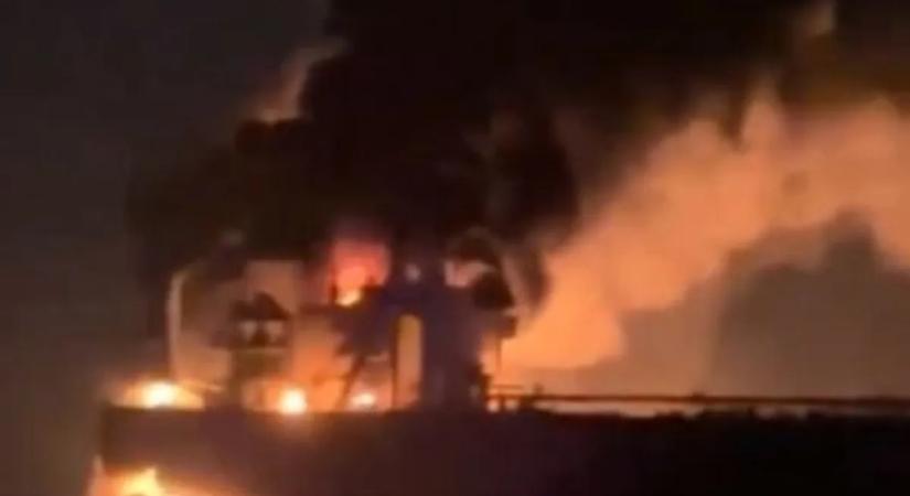 Rejtélyes, hogy mitől gyulladt ki két orosz tartályhajó a Fekete-tengeren – videó