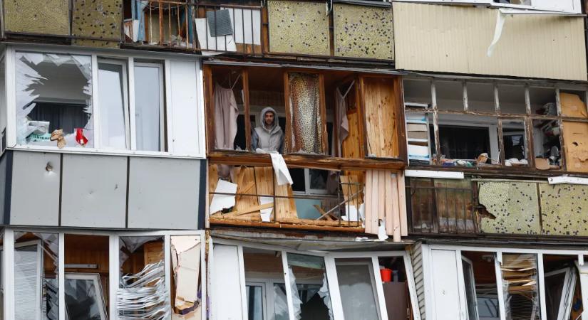 Hárman meghaltak és több tucatnyian megsebesültek Ukrajnában az éjszakai orosz légicsapásokban