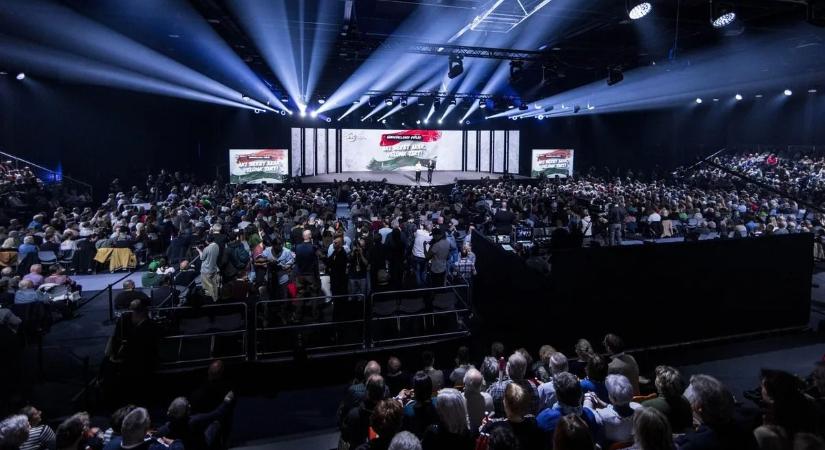 Teltházas Háborúellenes Nagygyűlés Nyíregyházán: Orbán Viktor is felszólal (ÉLŐ)