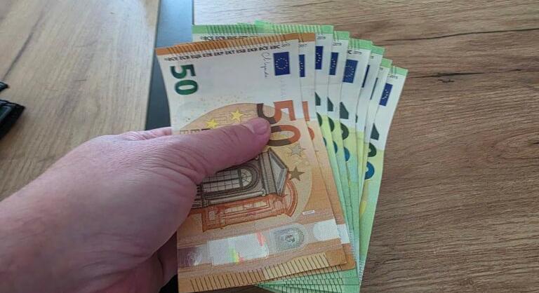 Exekútorok: kötelező havi levonással javítható a fizetési fegyelem – akár 10 euró is áttörést hozhat