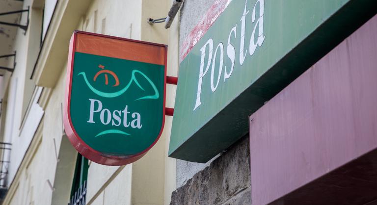 Vádat emeltek egy 20 éves fiú ellen, aki gumilövedékkel lőtt rá egy bicikliző postásra