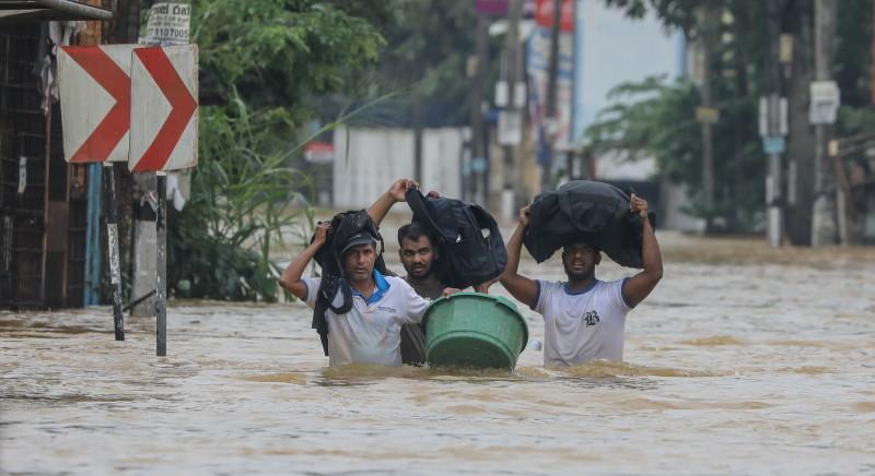 Legkevesebb 123-an meghaltak az áradások és földcsuszamlások következtében Srí Lankán (VIDEÓ)
