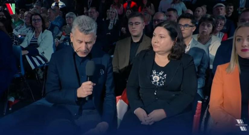 Mindenki szíve elszorult: felszólalt a kényszersorozás miatt tragikusan elhunyt kárpátaljai férfi testvére a háborúellenes gyűlésen