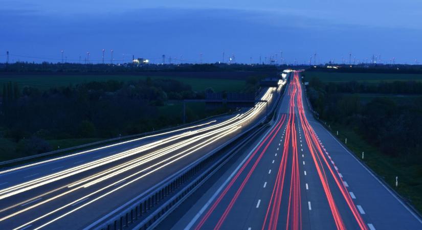 Filléres vármegyei matricák és új M1-bérlet: itt vannak a 2026-os autópályaárak!