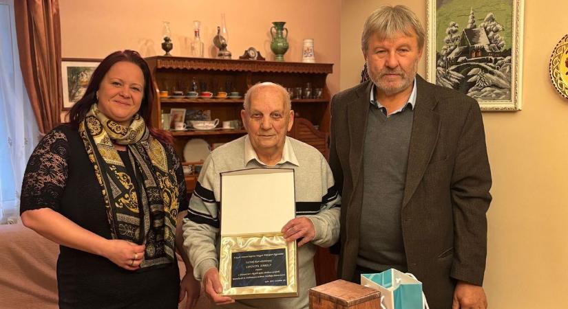 Életműdíjat Kapott Lipovits Károly, csornai testnevelő tanár, hatvanhét éve végzett a főiskolán