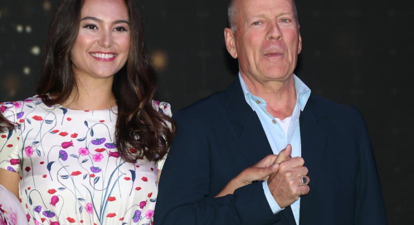 A karácsonyi készülődésről vallott Bruce Willis felesége – így telnek náluk az ünnepek