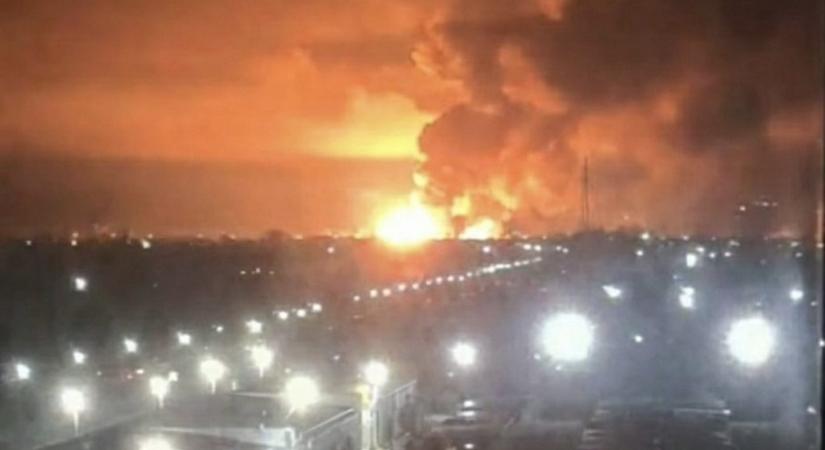 Ukrán csapás miatt lángba borult Dél-Oroszország legnagyobb olajfinomítója