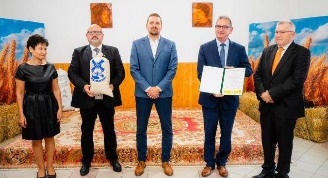 17 tonna liszt segíti a rászorulókat a Magyarok Kenyere programban