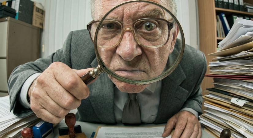 Jegelik a „chatkontrollt”: az EU visszakozik az üzenetküldők megfigyelésétől