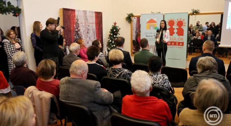Szerencsen megkezdi működését a Szülők Háza