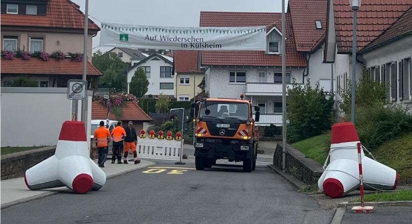 Ez már a normalitás vége: Németországban harctéri akadályokkal védik az adventi vásárokat