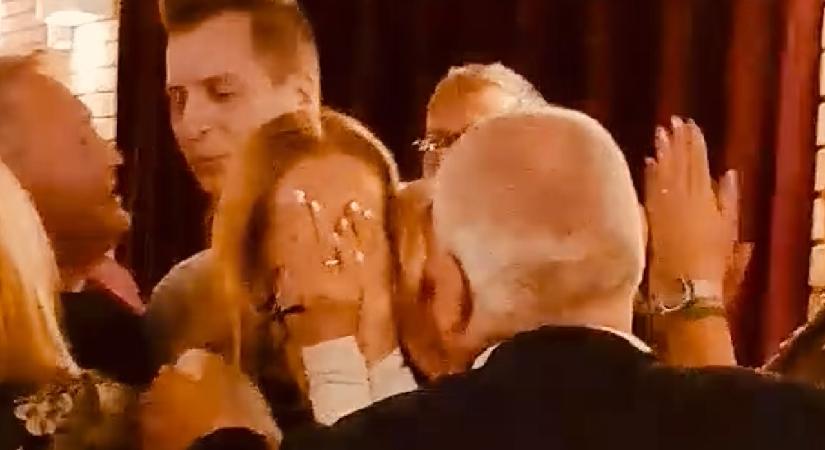 Így várták a Tisza előválasztás eredményhirdetését Egerben - VIDEÓ