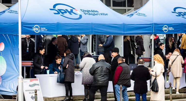 „Ezt az ukrán népnek sem kellett volna átélni” – beszámoló a nyíregyházi DPK-gyűlésről