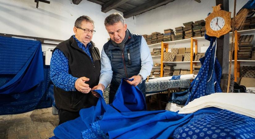 200 éve működő manufaktúránál állt meg a népszerű Körjárat (fotókkal)