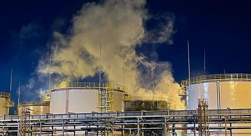 Ukrajna Dél-Oroszország egyik legnagyobb olajfinomítóját támadta, a létesítmény súlyosan megrongálódott