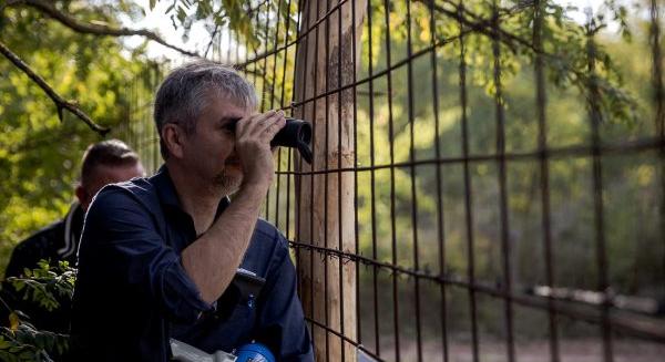 Kordonnal tartóztatták fel Hadházy Ákosékat Hatvanpusztán azért, hogy ne csodálhassák meg a zebrákat
