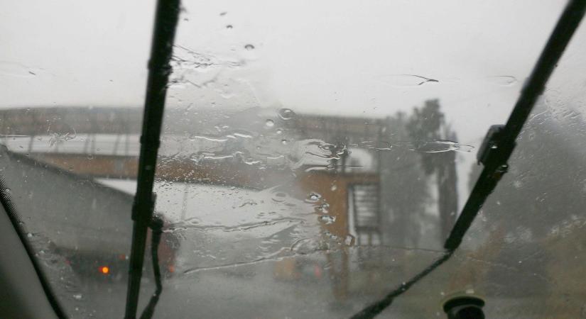Hat vármegyén fog elázni vasárnap, durva ködre számíthatunk, bekever egy ciklon is - Időjárás-előrejelzés