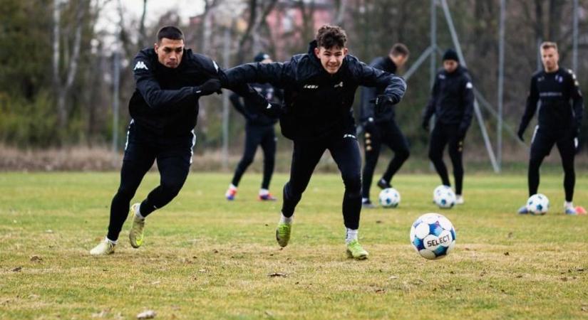 Három saját nevelésű fiatalt tesztel a KTE