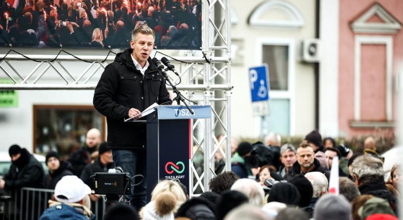 Iskolakezdési támogatást jelentett be Magyar Péter Nyíregyházán