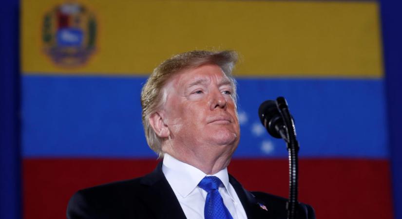 Bejelentette Donald Trump: Amerika lezárja Venezuela légterét