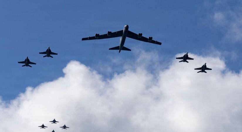 Pattanásig feszülhet a helyzet – 10 ezer amerikai katona várhatja a parancsot Venezuela közelében