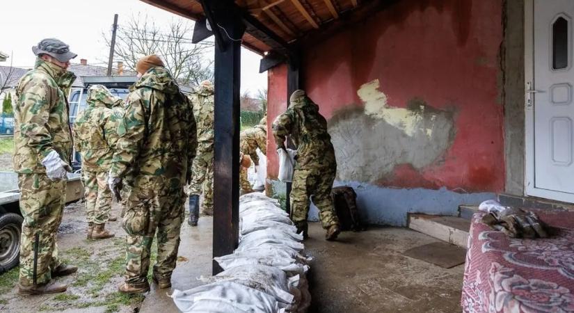 Így védekeznek az árvíz ellen Ipolytarnócon – videó