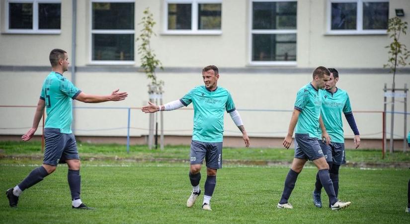 A pótolt mérkőzésen az Atkár megelőzte a Vámosgyörköt