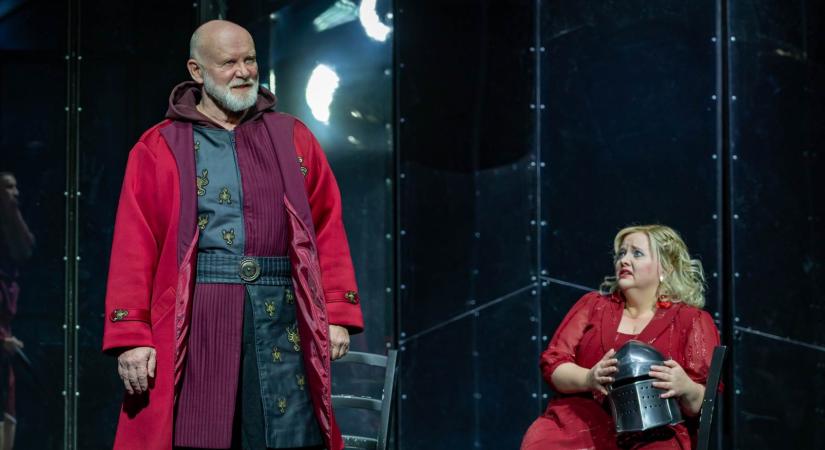 A bosszú – Kovács D. Dániel először rendezett, Horváth Lajos Ottó először játszik Kecskeméten