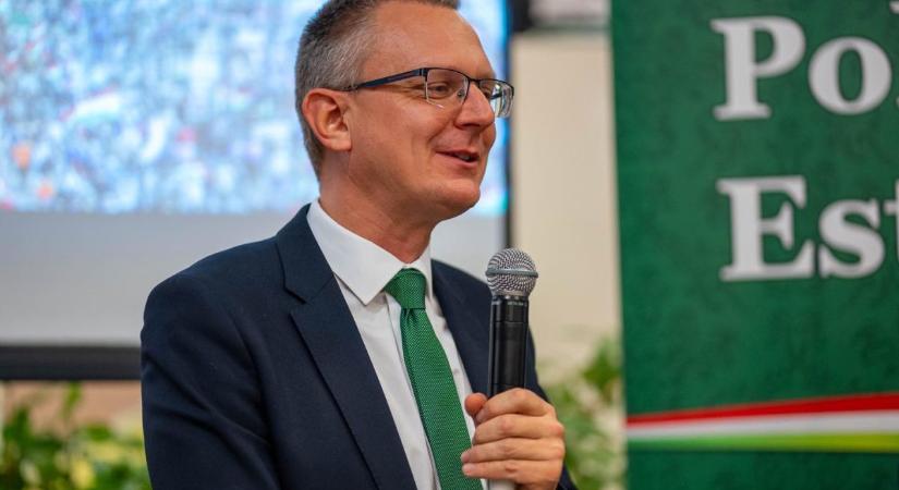 „A Tisza működése titkos, a Tiszában hinni vakhit”