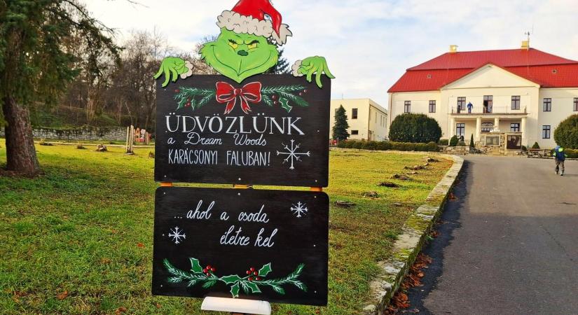 Megnyílt az ipolyszécsénykei karácsonyi falu