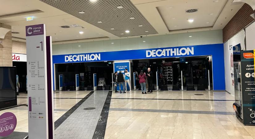 Rendkívüli állapot egy budapesti plázában, be kellett zárnia a boltoknak