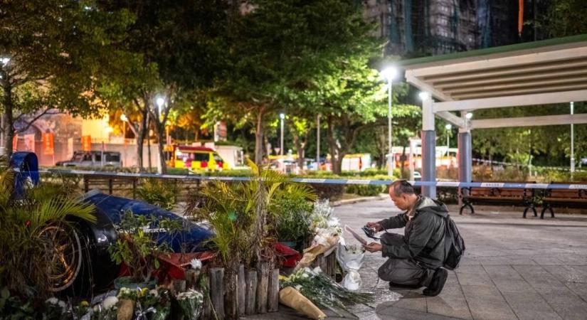 Háromnapos gyászt hirdettek Hongkongban a legalább 128 áldozatot követelő tragédia után