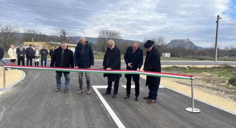 Sümegi ipari parkban több mint 200 milliós fejlesztést adtak át