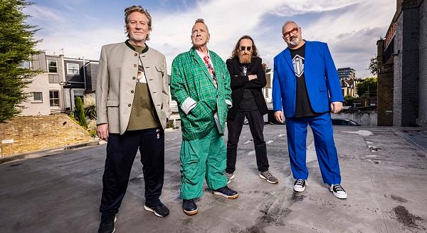 Budapestre érkezik Johnny Rotten bandája, a Public Image Ltd