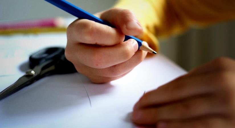 Az iskolába kerülő diákok ötöde nem tudja elsajátítani az elsős tananyagot