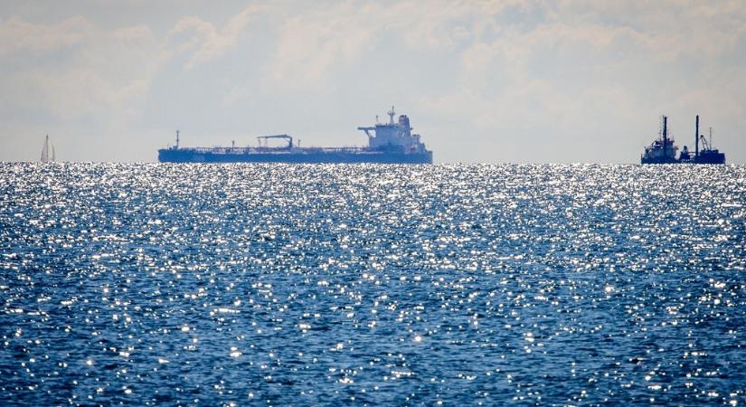 Ukrajna drónokkal csapott le két árnyékflottás orosz tankerre a török partok közelében a Fekete-tengeren