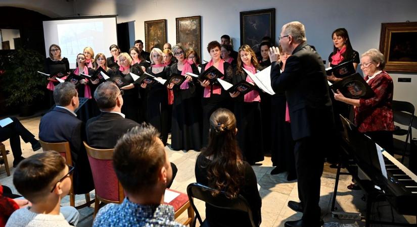 Vissz-Hang Vegyeskar: tizenöt éve énekelnek együtt - XXL galéria